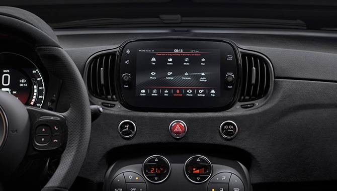 Abarth 695 75° Anniversario - Interior