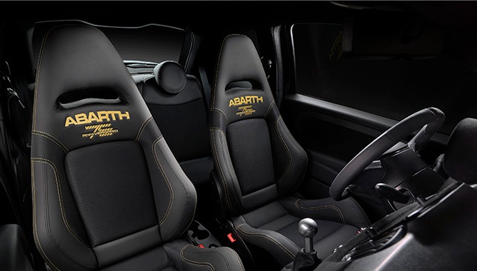 Abarth 695 75° Anniversario - Interior